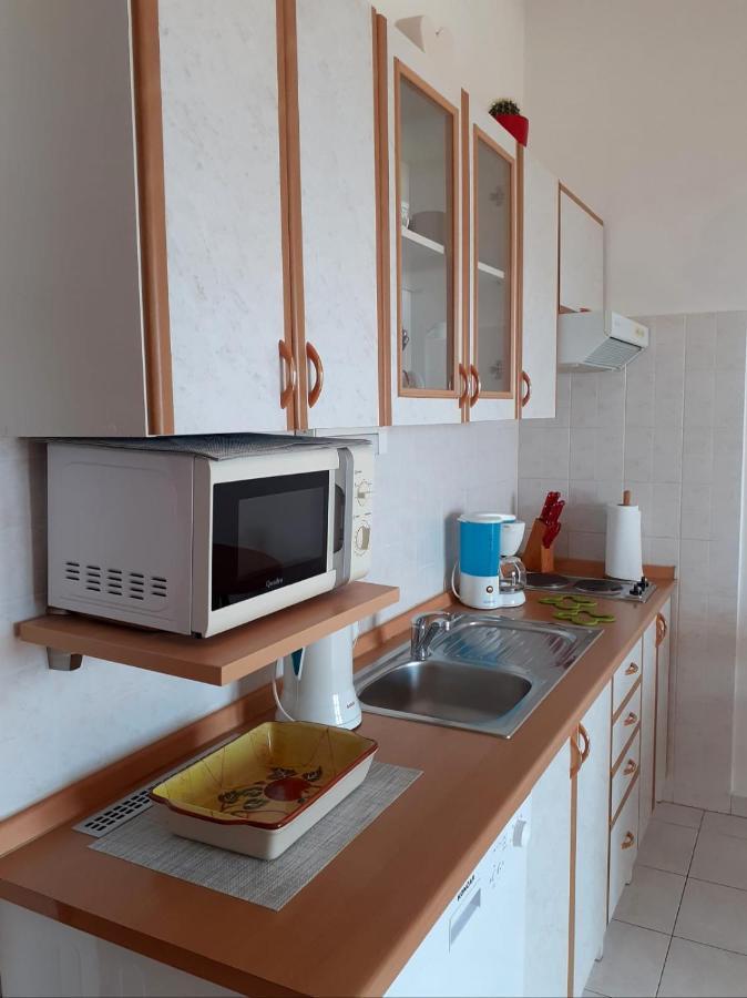 Apartments Borovina Bol Bagian luar foto