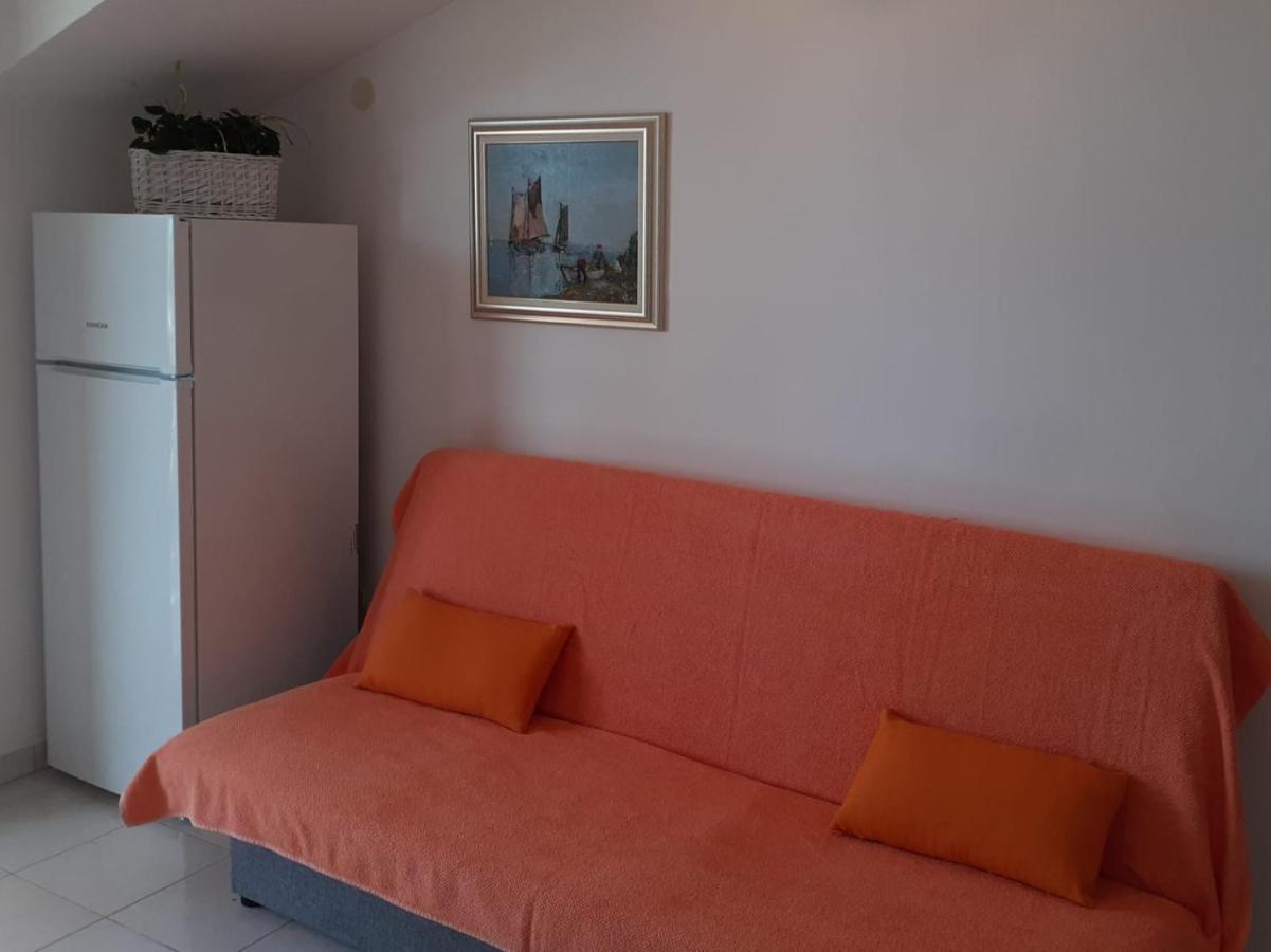 Apartments Borovina Bol Bagian luar foto