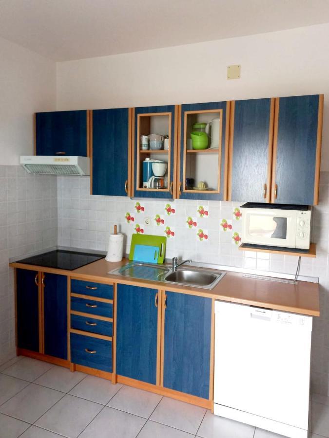 Apartments Borovina Bol Bagian luar foto