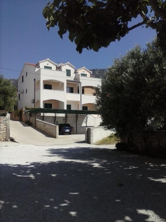Apartments Borovina Bol Bagian luar foto